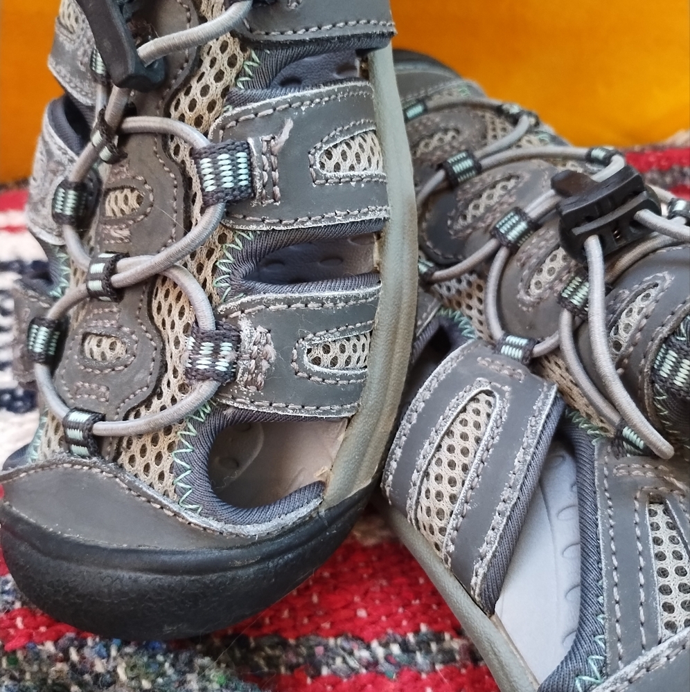 Khombu woman's outdoors shoes